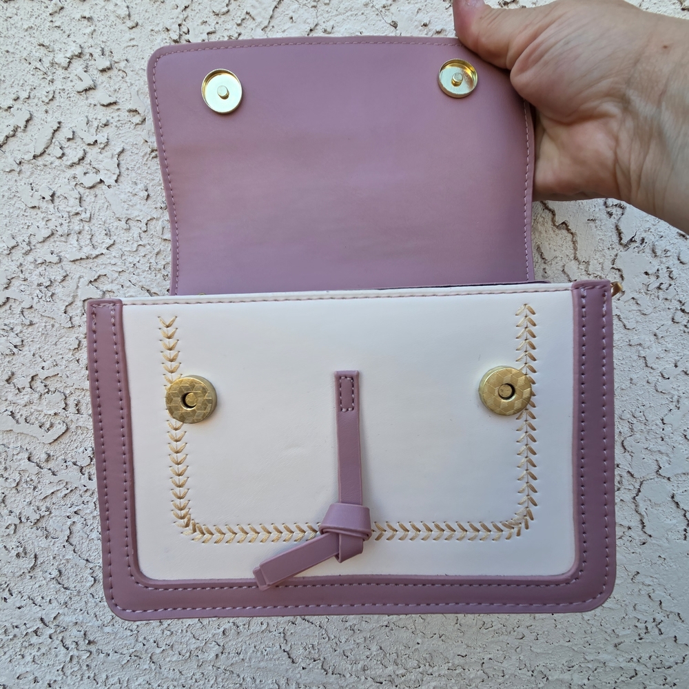 BOUTIQUE Crossbody Bag NWOT with Guitar Strap - Picture 6 of 6